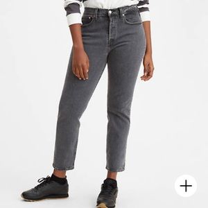 Women’s 27 Levi’s Wedgie Fit Gray Jeans